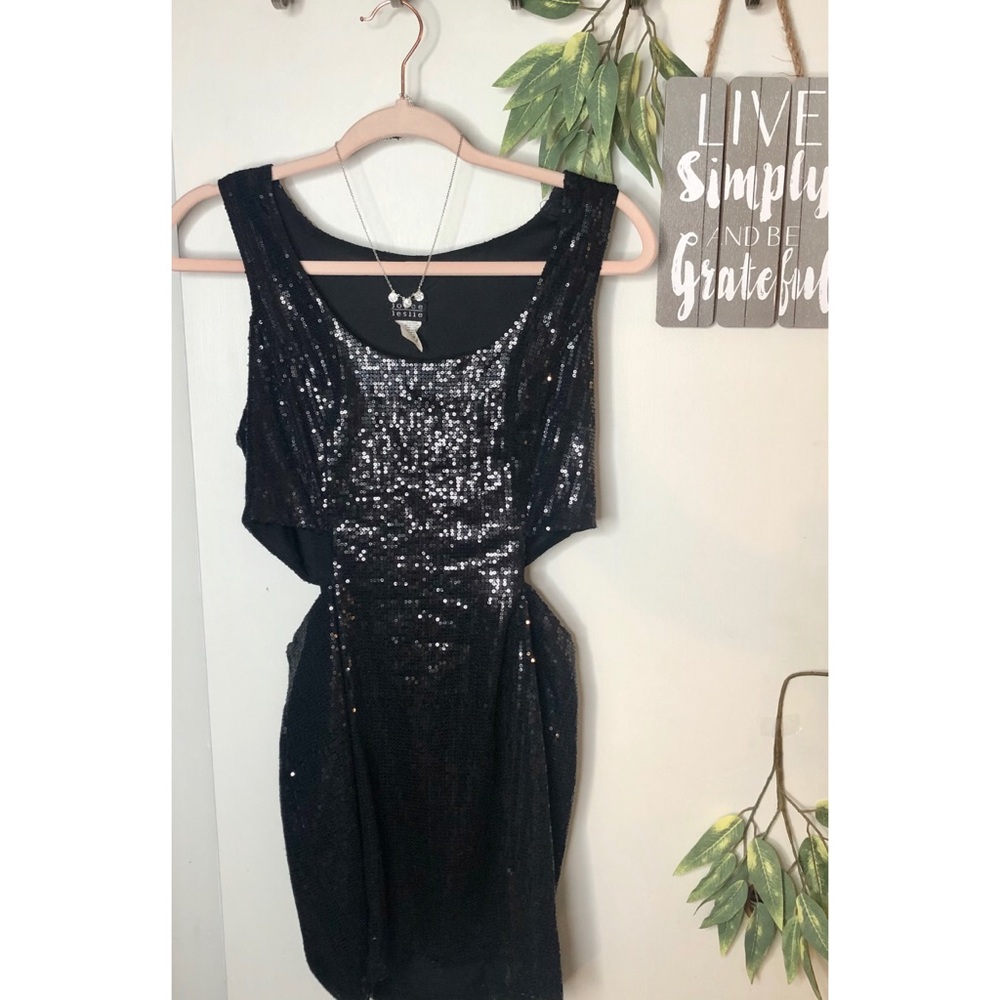 Black Sequins cut-out dress 📸✨